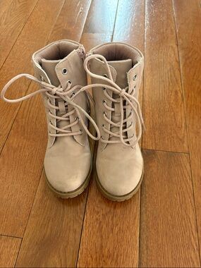 The Children's Place Lace-Up Ankle Boots in Light Taupe